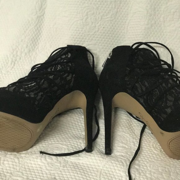 Lace Booties - Picture 3 of 3